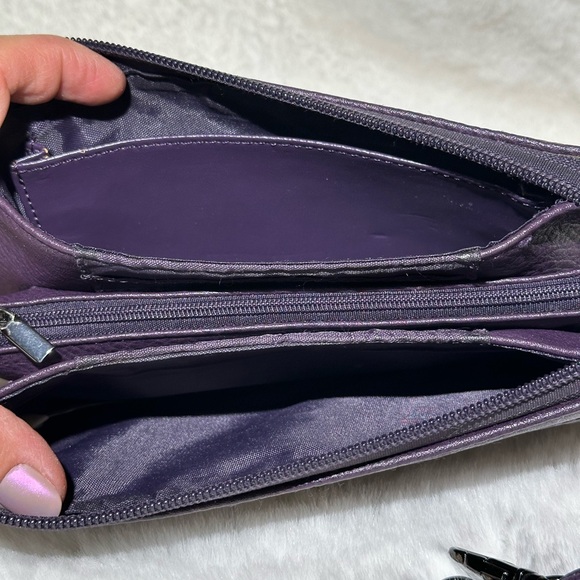 Crossbody Wallet - Picture 2 of 6